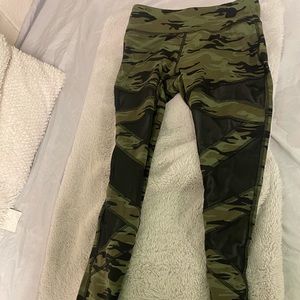 Workout Camouflaged Green Leggings- Size 1